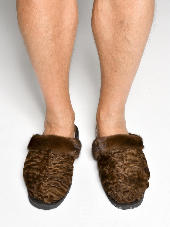 Тапочки мужские из каракуля с отделкой мехом норки коричневые