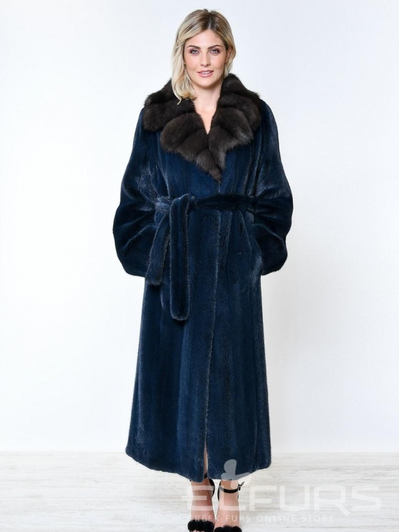 Элегантное пальто из меха норки с воротником из соболя